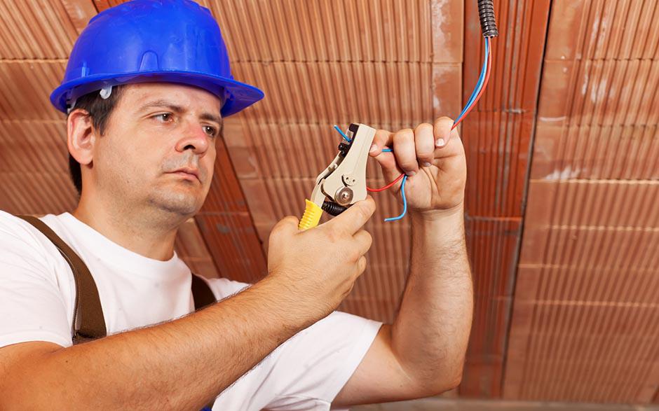 monteur électricien Plaisir